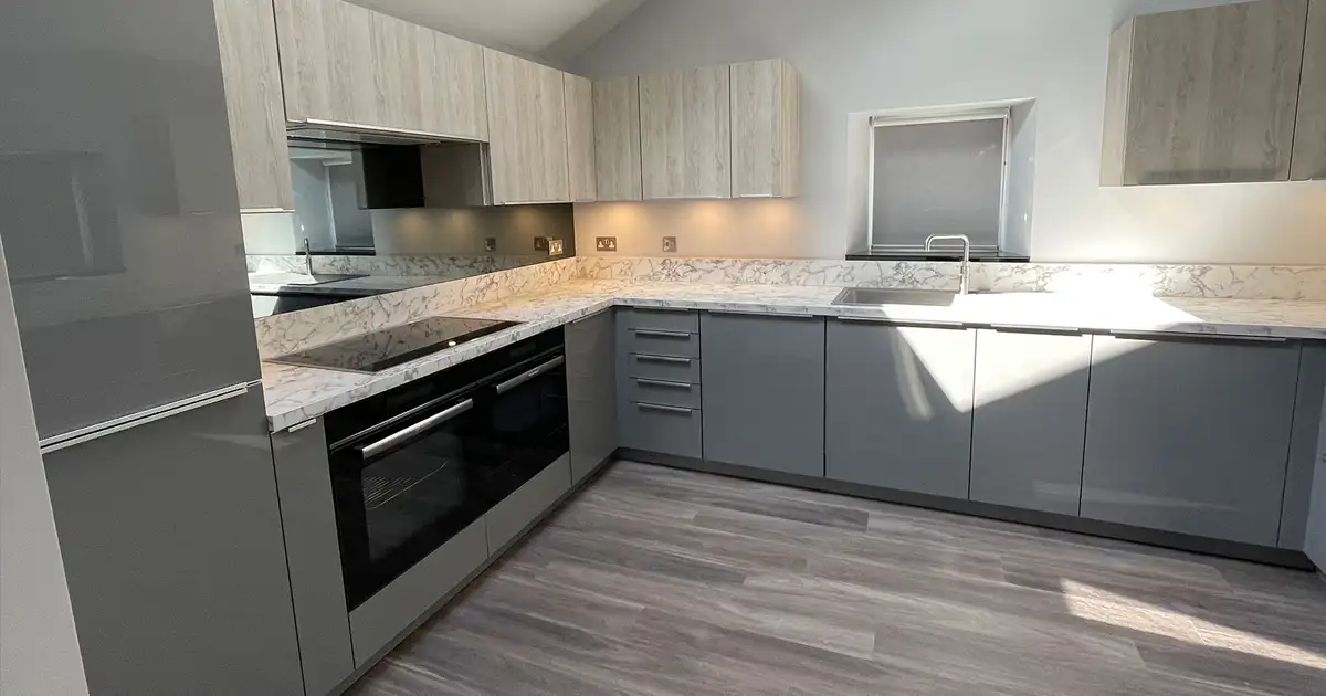 Contemporary German Handleless Kitchen Contemporary German Handleless Kitchen