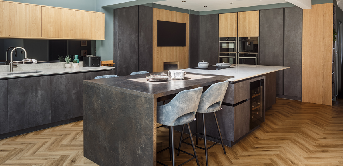 German Handleless Kitchen in concrete and timber tones